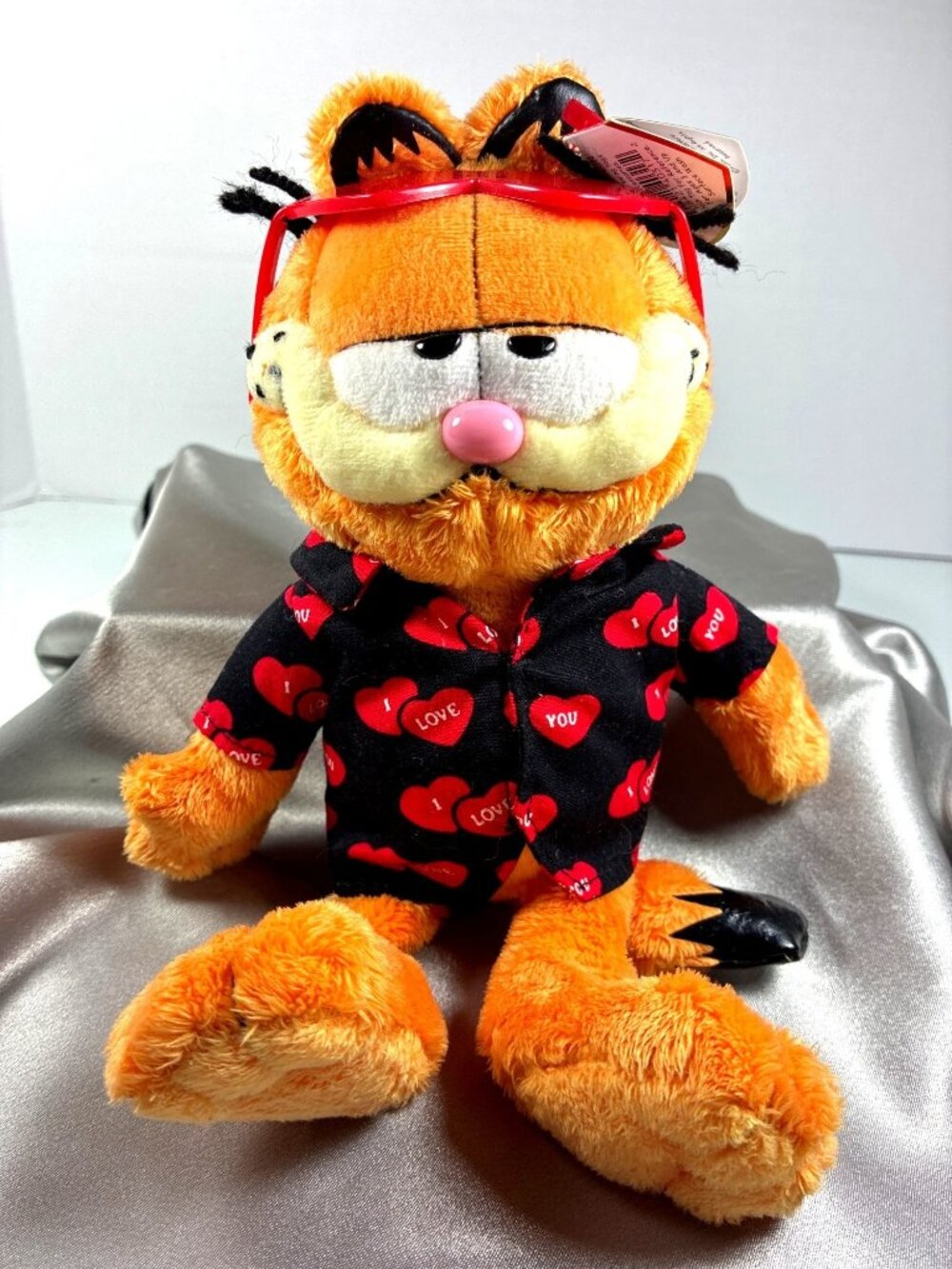 2005 TY Garfield Happy Valentine's Day Beanie Baby Plush 9" Heart Sunglasses w/